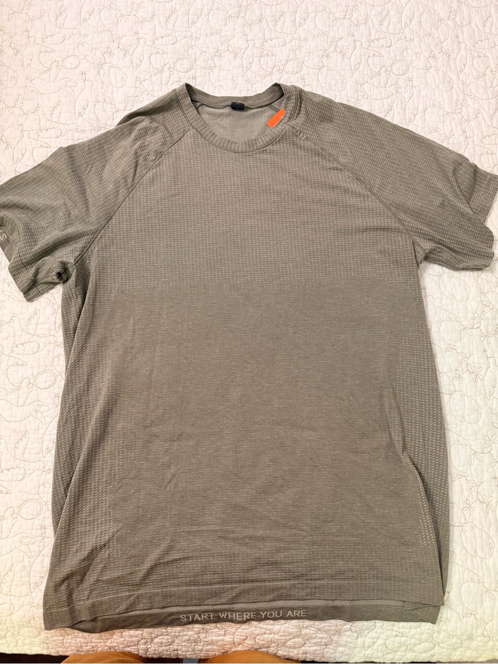 Men’s XL metal tech vent short sleeve shirt